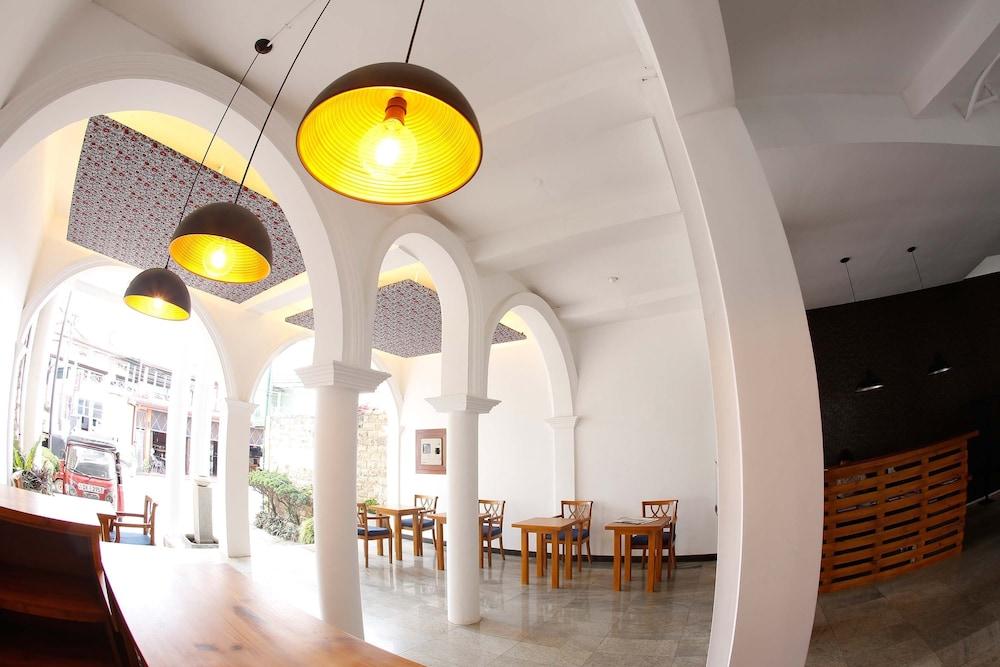 Zand Negombo Ettukala Exteriör bild